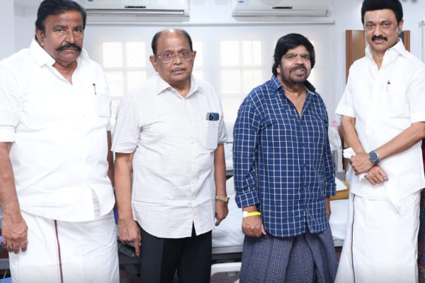 மருத்துவமனையில் டி.ராஜேந்தரை சந்தித்து நலம் விசாரித்தார் தமிழக முதலமைச்சர் மு.க.ஸ்டாலின் - வைரலாகும் புகைப்படம் - தமிழ்நாடு