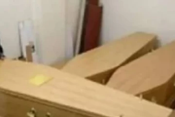 கொரோனாவால் உயிரிழந்தவர்களை 5 வாரங்கள் வீட்டிலேயே வைத்திருக்கும் அவலம்!