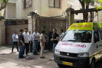 திடீரென தற்கொலை செய்துகொண்டு இறந்த பிரபல நடிகையின் அப்பா...ஷாக்கில் திரையுலகம்