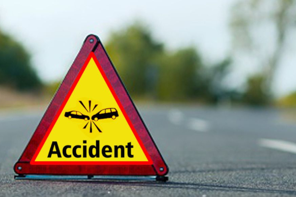 விபத்தில் சிக்கியது முன்னாள் சபாநாயகர் அசோக ரன்வல மனைவி ஓட்டிச்சென்ற கார்! | Ashoka Ranwala S Wife Hospitalized In Car Accident