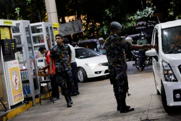 கடமைக்கு சமூகமளிக்காத ஊழியர்களுக்கு கட்டாய விடுமுறை - அதிரடி நடவடிக்கை