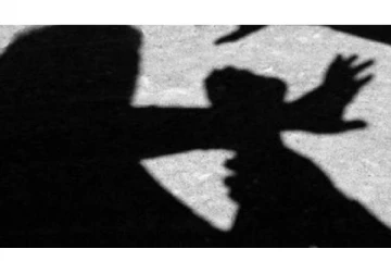 ஆசைக்கு இணங்க மறுத்த மனைவியை பிளேடால்.. முதியவர் செய்த கொடூர செயல்!