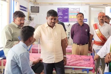 பெயில் ஆன நானே கலெக்டர் ஆயிட்டேன், ஜாலியா இருக்கனும் - மாணவனுக்கு கலெக்டர் அட்வைஸ்!