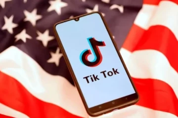 அமெரிக்க நிறுவனங்கள் டிக் டொக் செயலியை வாங்க போட்டி