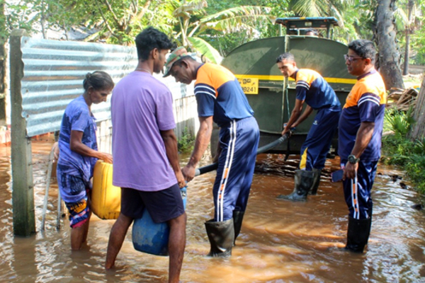 யாழில் வழங்கப்பட்ட நிதி உதவியில் முறைகேடு: பொதுமக்களுக்கு விடுக்கப்பட்ட அறிவிப்பு! | Irregularity Funds Provided In Jaffna யாழில் வழங்கப்பட்ட நிதி உதவியில் முறைகேடு: பொதுமக்களுக்கு விடுக்கப்பட்ட அறிவிப்பு! | Irregularity Funds Provided In Jaffna