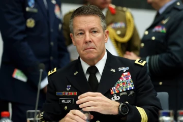 அமெரிக்க- நேட்டோ படைகளின் உயர் தளபதி பதவி விலகினார்!