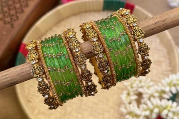 பெண்கள் பச்சை நிற வளையல் அணிவதால் கிடைக்க கூடிய அற்புத பலன்களை என்ன தெரியுமா?