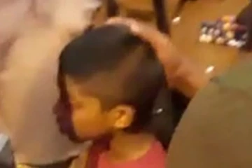 පුද්ගලයෙකු පැහැර ගත් දරුවා දෙමාපියන්ට භාර දෙයි