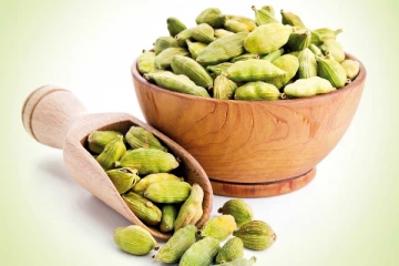 தினமும் ஒரு ஏலக்காயை வா‌யி‌ல் போ‌ட்டு மெ‌ன்றா‌ல் என்ன நடக்கும் தெரியுமா?