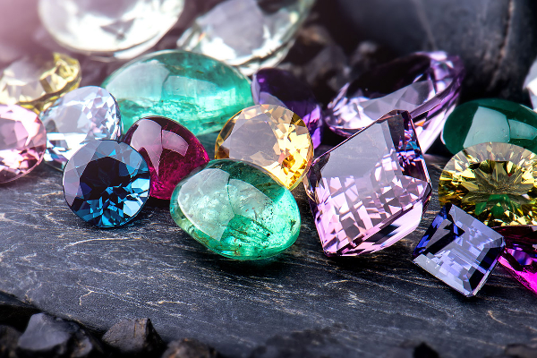 16 கோடி ரூபா பெறுமதியான இரத்தினக்கற்களை கொள்ளையிட்ட இருவர் கைது - ஐபிசி தமிழ்