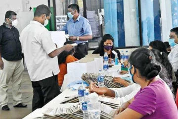 சுமார் 12000 அரச ஊழியர்கள் தொடர்பில் முக்கிய தகவல்!