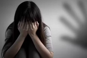 பள்ளி மாணவிக்கு பாலியல் தொல்லை - ஆசிரியரை பிடித்து போலீசார் விசாரணை..!