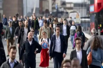 வாரத்தில் நான்கு நாள் மட்டுமே வேலை : புதிய முயற்சியில் இறங்கிய நாடுகள்!