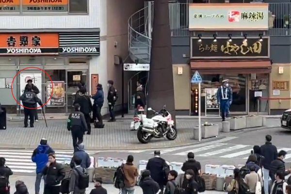 வெளிநாடொன்றில் கூரிய ஆயுதத்துடன் இலங்கையர் கைது | Sri Lankan Arrested With Sharp Weapon In Tokyo