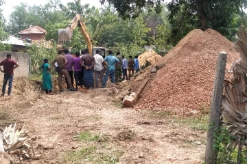 விடுதலைப் புலிகளின் தங்கத்தை தேடி கிளிநொச்சி திருநகர் பகுதியில் அகழ்வு பணி (Video)