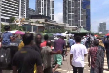 ගාලු මුවදොර දී මාධ්‍යවේදීන් දෙදෙනෙක්ට පහරදීමක්..(VIDEO)