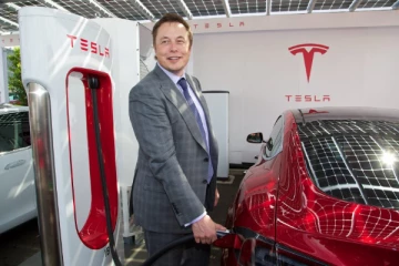 ட்ரில்லியன் டொலர் வேதனம் கேட்கும் எலான் மஸ்க்!