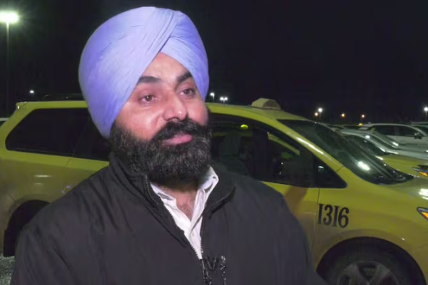 பனிப்புயலை பொருட்படுத்தாமல் பிரசவ வலியால் துடித்த கனேடிய பெண்ணுக்கு இந்திய சாரதி செய்த உதவி | Indian Cabbie Admit Pregnant To Hospital In Canada பனிப்புயலை பொருட்படுத்தாமல் பிரசவ வலியால் துடித்த கனேடிய பெண்ணுக்கு இந்திய சாரதி செய்த உதவி | Indian Cabbie Admit Pregnant To Hospital In Canada