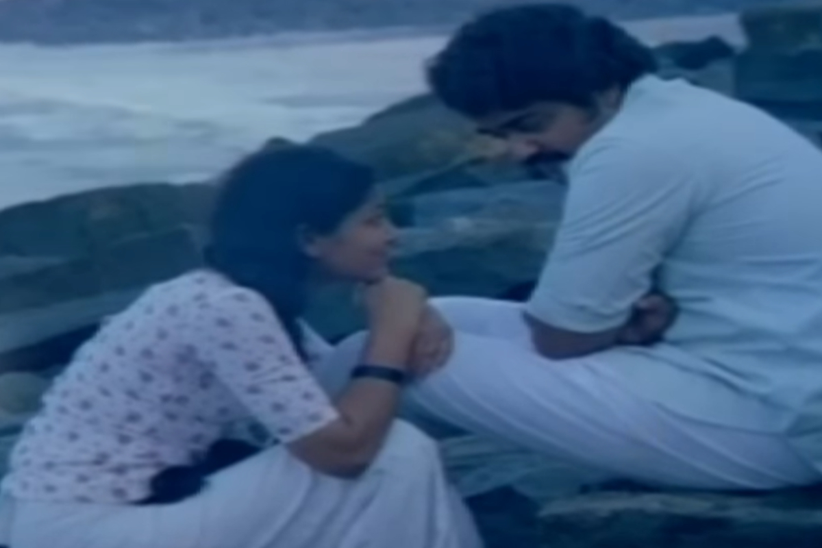 ஒரே ட்யூனில் உருவான 2 பாடல்கள்.. இரண்டுமே சூப்பர் டூப்பர் ஹிட்! மேஜிக் செய்த இசையமைப்பாளர் இளையராஜா.. | Ilayaraja S Same Tune But Different Language Songs