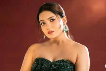 அடக்கவுடக்கமாக இருந்த நடிகை வாணி போஜன்!! உச்சக்கட்ட கிளாமர் லுக்...