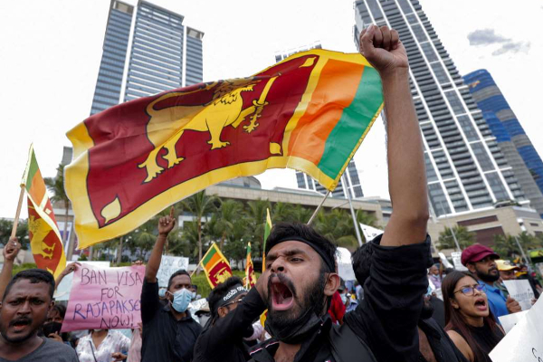 இலங்கையில் கடும் நெருக்கடி;  வங்கிகளில் உள்ள மக்களின் பணத்தை அரசாங்கம் கையகப்படுத்துமா! | Government Take Over Money People In The Banks