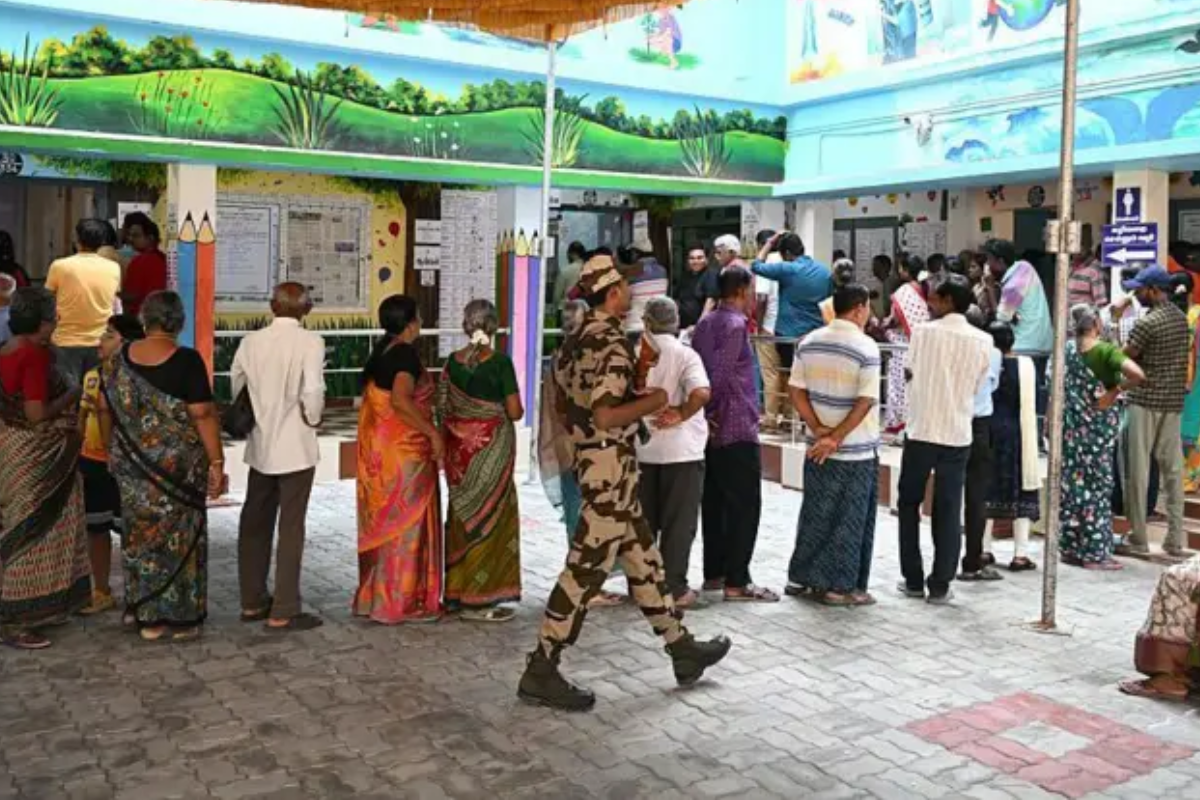 தமிழக தேர்தலில் வரலாற்றுச் சாதனை.. 15 ஆண்டுகளுக்கு பிறகு நடந்த மிகப்பெரிய மாற்றம்! | Tamilnadu Election 2026 Update Historical Record