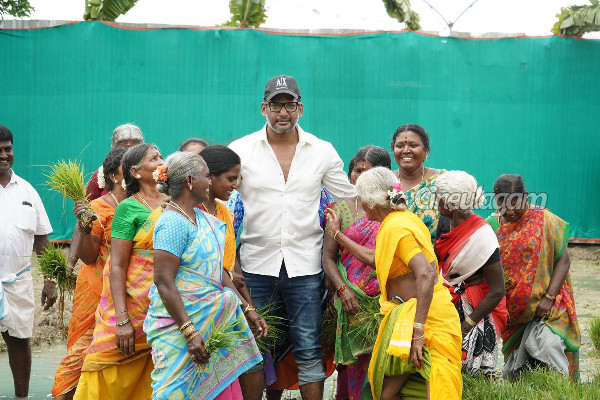 கிழிந்த சண்டையுடன் நிகழ்ச்சியில் கலந்துகொண்ட நடிகர் விஷால்- ஏன் தெரியுமா? | Vishal Participated Program With A Torn Shirt கிழிந்த சண்டையுடன் நிகழ்ச்சியில் கலந்துகொண்ட நடிகர் விஷால்- ஏன் தெரியுமா? | Vishal Participated Program With A Torn Shirt