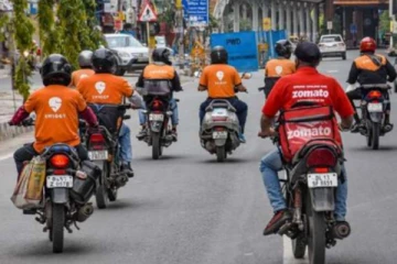 உணவு டெலிவரி செய்யும் ஊழியர்கள் 978 பேர் மீது வழக்குப்பதிவு - போலீசார் அதிரடி..!