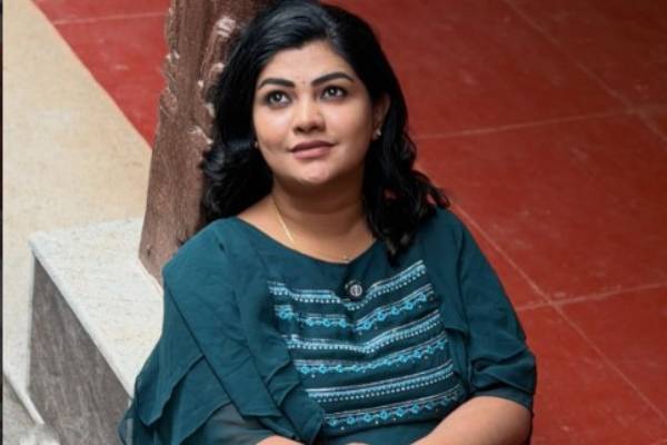 2வது முறையாக கர்ப்பமாக இருக்கும் பிரபல சீரியல் நடிகை ஷாமிலி சுகுமார்... | Serial Actress Shamili Valaikappu Photos 2வது முறையாக கர்ப்பமாக இருக்கும் பிரபல சீரியல் நடிகை ஷாமிலி சுகுமார்... | Serial Actress Shamili Valaikappu Photos