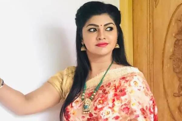 ஒரே மாதத்தில் 5 கிலோ எடை குறைத்து ரோஜா சீரியல் வில்லி ஷாமிலி- எப்படி தெரியுமா? | Roja Serial Actress Shamili Weight Loss Plan ஒரே மாதத்தில் 5 கிலோ எடை குறைத்து ரோஜா சீரியல் வில்லி ஷாமிலி- எப்படி தெரியுமா? | Roja Serial Actress Shamili Weight Loss Plan