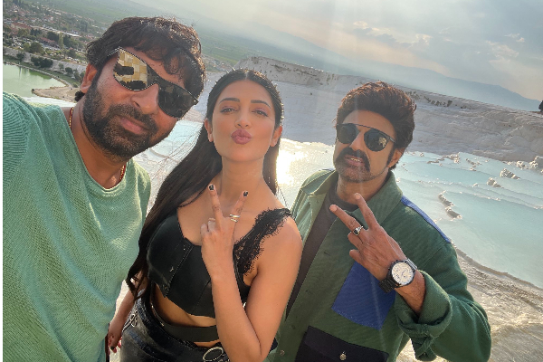 வயதான நடிகருடன் ரொமான்ஸில் கமல் மகள் ஸ்ருதி ஹாசன்.. | Shruti Haasan Romance With Balakrishna