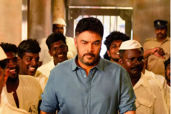 பல வருடங்களாக விஜய்க்காக காத்திருக்கும் முன்னணி இயக்குனர்.. யார் தெரியுமா | Popular Director Waiting For Vijay