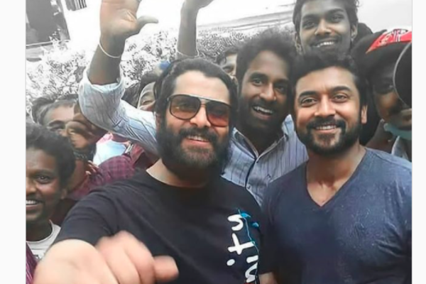 முன்னணி நடிகர்கள் சூர்யா மற்றும் விக்ரம் இணைந்து எடுத்துக்கொண்ட புகைப்படம் - அதுவும் இப்படியா | Suriya And Vikram Photo