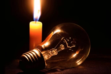 අලුත් මාසයක සති අන්තයේ වෙනස් වුන විදුලි කප්පාදුව.. (PHOTOS)