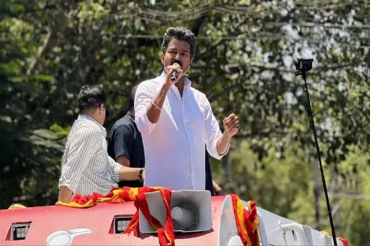 இன்றுடன் தேர்தல் பரப்புரை நிறைவு : தவெக விஜய் மக்களுக்கு எழுதிய கடிதம்! | Tvk Vijay In Letter Before Campaign End