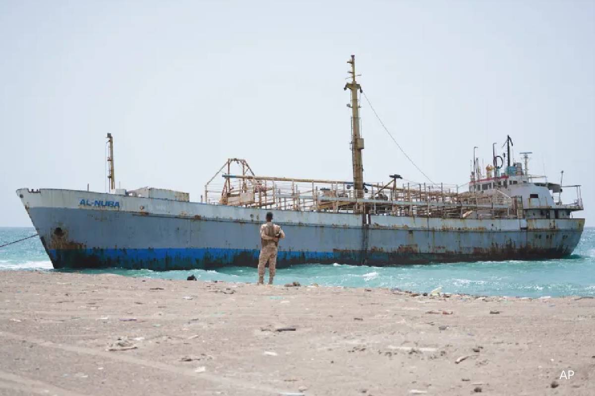 ஹார்முஸ் முற்றுகையைக் கைவிடுங்கள்... ஈரானின் அதிரடி நகர்வால் ட்ரம்பிடம் கெஞ்சும் சவுதி அரேபியா | Hormuz Blockade Saudis Beg Trump ஹார்முஸ் முற்றுகையைக் கைவிடுங்கள்... ஈரானின் அதிரடி நகர்வால் ட்ரம்பிடம் கெஞ்சும் சவுதி அரேபியா | Hormuz Blockade Saudis Beg Trump