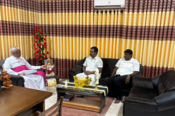 மன்னார் மறைமாவட்ட ஆயரைச் சந்தித்த சிறீதரன் எம்.பி