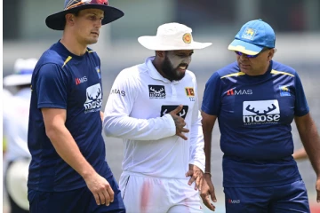 நெஞ்சை பிடித்தபடி மைதானத்திலிருந்து வெளியேறிய இலங்கை வீரர் குசால் மெண்டீஸ் மருத்துவமனையில் அனுமதி!