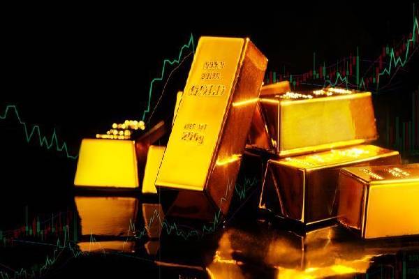 தங்கத்தை வாங்கி குவிக்கும் வங்கிகள்: விலைகளில் ஏற்பட்டுள்ள திடீர் மாற்றத்திற்கான காரணம் | World Gold Price Increase Reason For Historic Peak தங்கத்தை வாங்கி குவிக்கும் வங்கிகள்: விலைகளில் ஏற்பட்டுள்ள திடீர் மாற்றத்திற்கான காரணம் | World Gold Price Increase Reason For Historic Peak