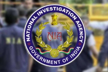 புலிகளுடன் தொடர்பு: நாம் தமிழர் கட்சி நிர்வாகியின் வீட்டுக்குள்ள நுழைந்த படையினர்!