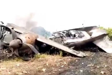 விபத்துக்குள்ளான சரக்கு விமானம்.. 3பேர் பரிதாபமாக உயிரிழப்பு!