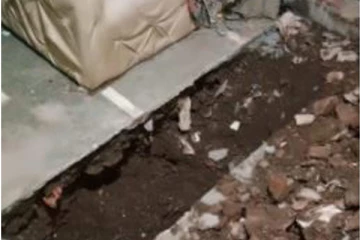 காதலனுடன் சேர்ந்து கணவனைக் கொன்று சமையலறையில் புதைத்த பெண் கைது