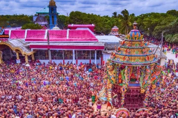 செல்வச் சந்நிதி முருகன் ஆலயத்தில் கடலென குவிந்த பக்தர்கள் கூட்டம்!