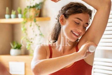 ඩියෝඩ්‍රන්ට් සෞඛ්‍යට අහිතකරද ? පාවිච්චි කරන අනිවාර්යයෙන්ම බලන්න.