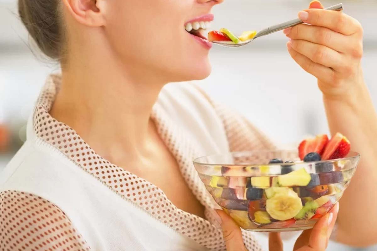 பழங்கள் சாப்பிட்டதும் தண்ணீர் குடிக்கிறீங்களா? ரொம்ப ஆபத்து உடனே நிறுத்திக்கோங்க | Avoid Drinking Water Immediate After Eating Fruit