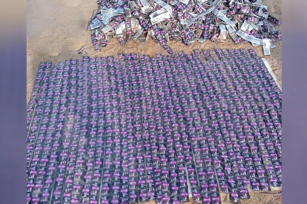 தலைமன்னாரில் 5,386 சாம்பூ பக்கெட்டுகள் பறிமுதல் | 5 386 Shampoo Sachets Seized In Mannar
