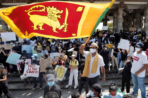 கடுகன்னா நகரை வந்தடைந்த மாபெரும் ஆர்ப்பாட்ட பேரணி - ஐபிசி தமிழ்