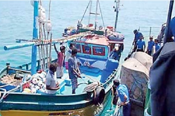 நேற்றும் 14 இந்திய மீனவர்கள் படகுடன் கைது