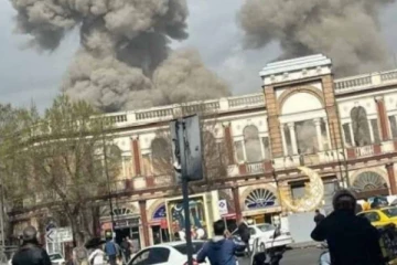 மத்திய கிழக்கில் போர் பதற்றம் ;அபுதாபியில் விழுந்த ஏவுகணை சிதறல்கள்; ஒருவர் பலி