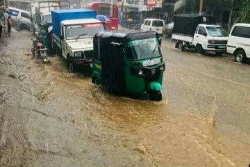 திடீர் மழையால் வெள்ளக்காடான மஸ்கெலியா